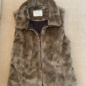 Girl’s Faux Fur Vest